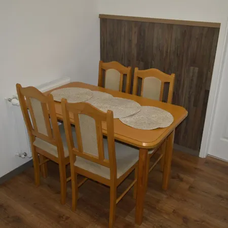 Karina Apartman *